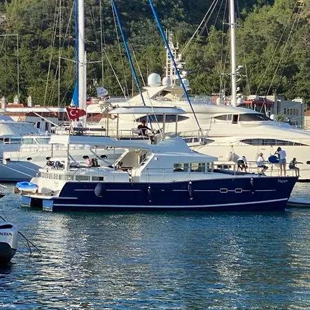 Úszó hotel Catamaran Yattatil Marmaris