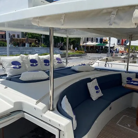 Catamaran Yattatil بوتيل مرمريس