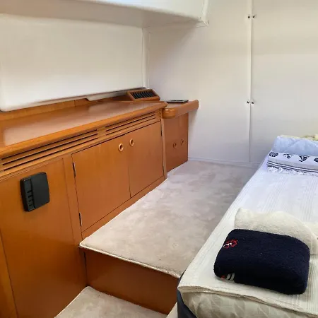 보트호텔 Catamaran Yattatil *
